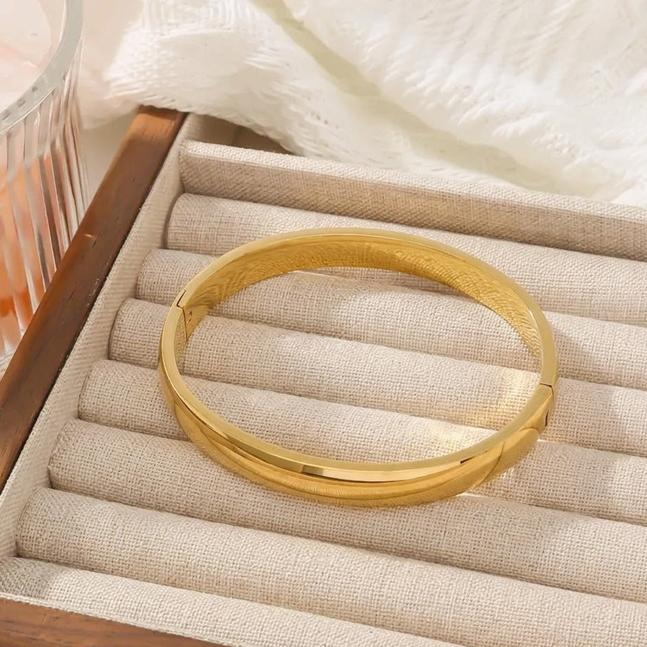 The Luxe Orbit Bracelet