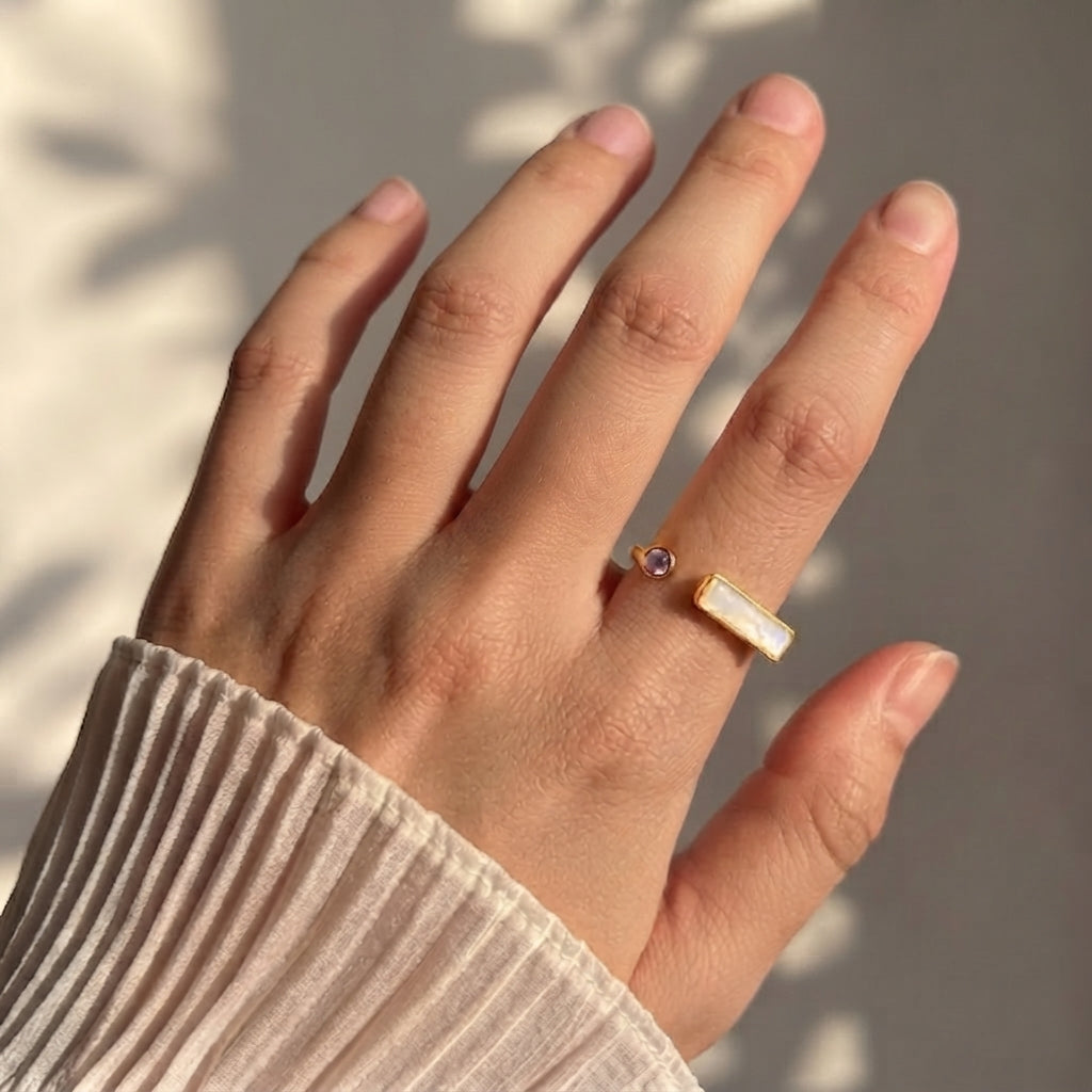 Nacre Bar Ring