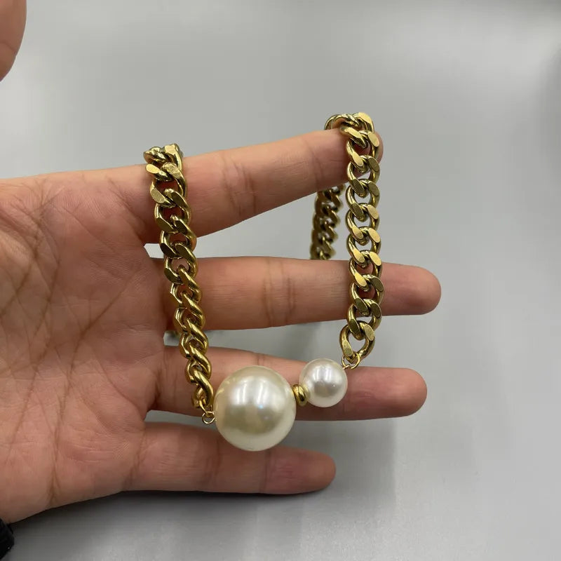 Nova Pearl Choker