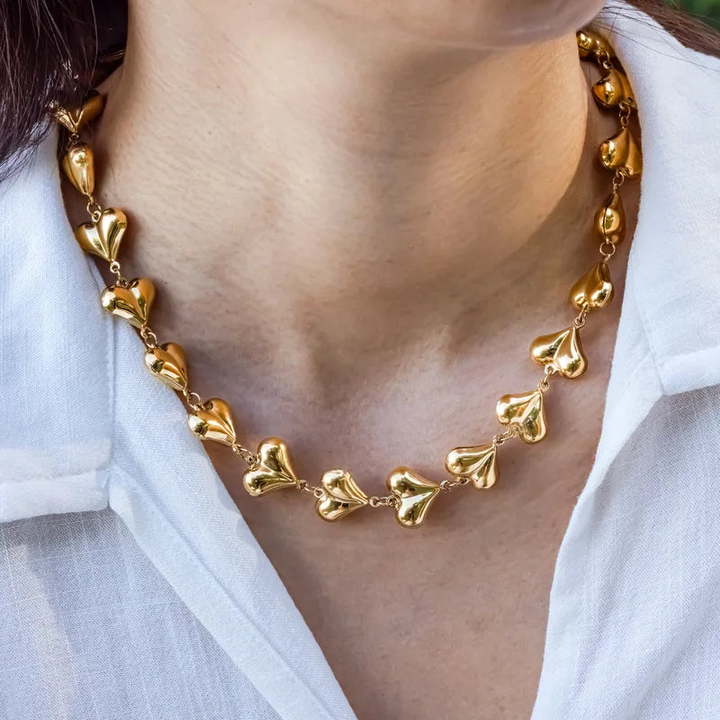 Stunning Heart Choker
