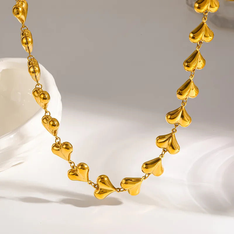Stunning Heart Choker