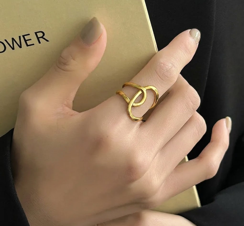 Moderna Ring