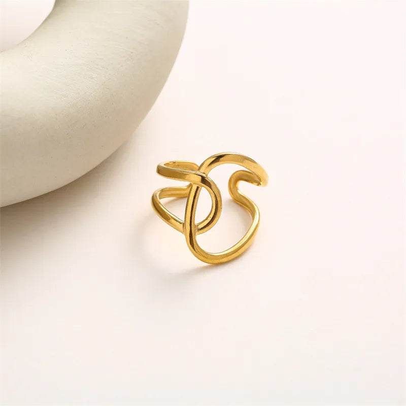 Moderna Ring