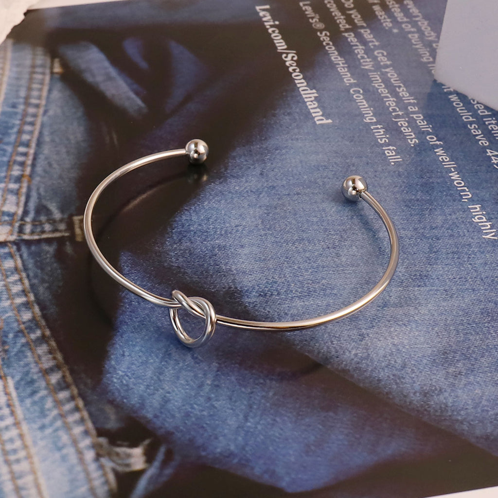 SILVER KNOT BRACELET